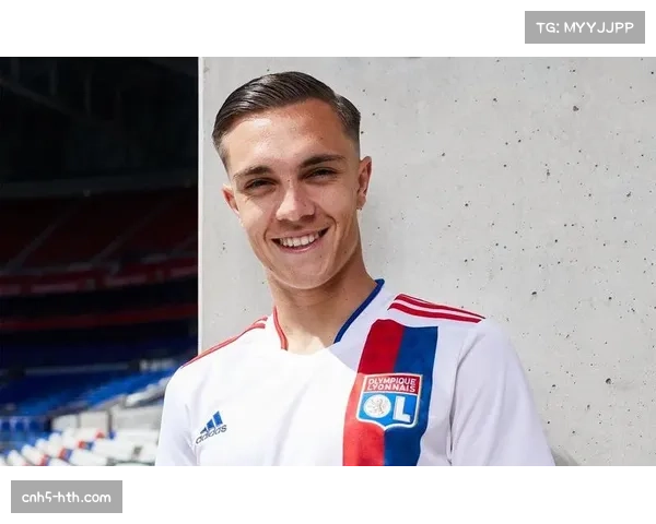 前法国国脚评述：里昂中场卡克雷的调度是球队转换节奏的核心